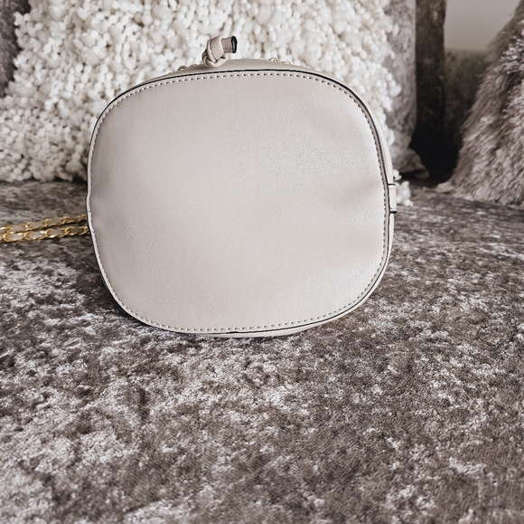 Bucket Bag - Picture 2 of 6